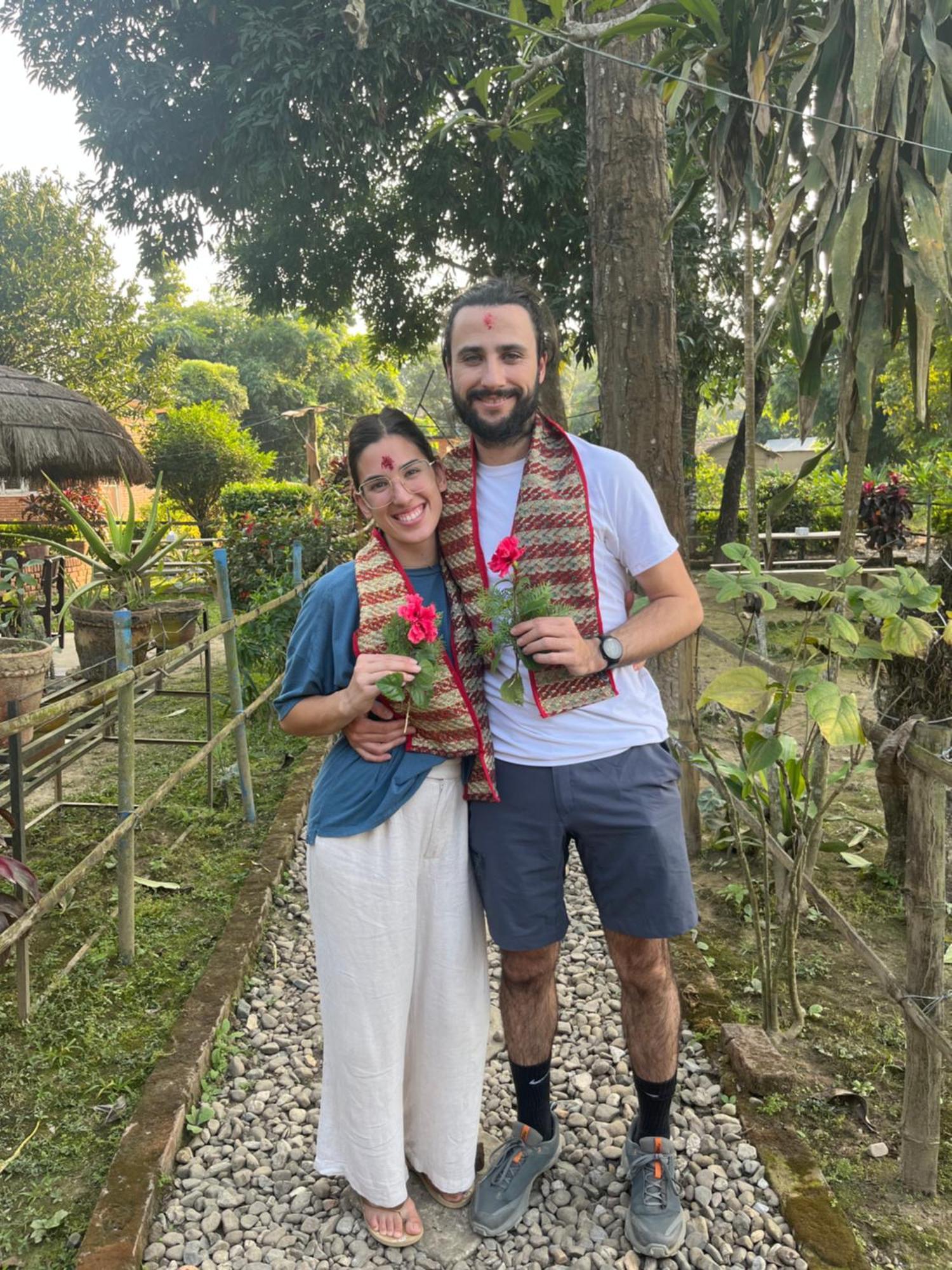Hotel Tharu Garden And Beer Bar Chitwan Exteriör bild